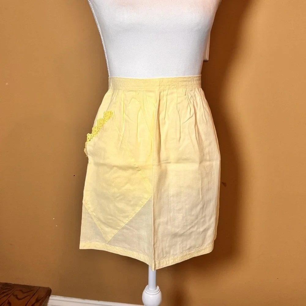 Vintage Yellow Half Apron Handmade Pocket Floral Lace Trim Retro Farmhouse